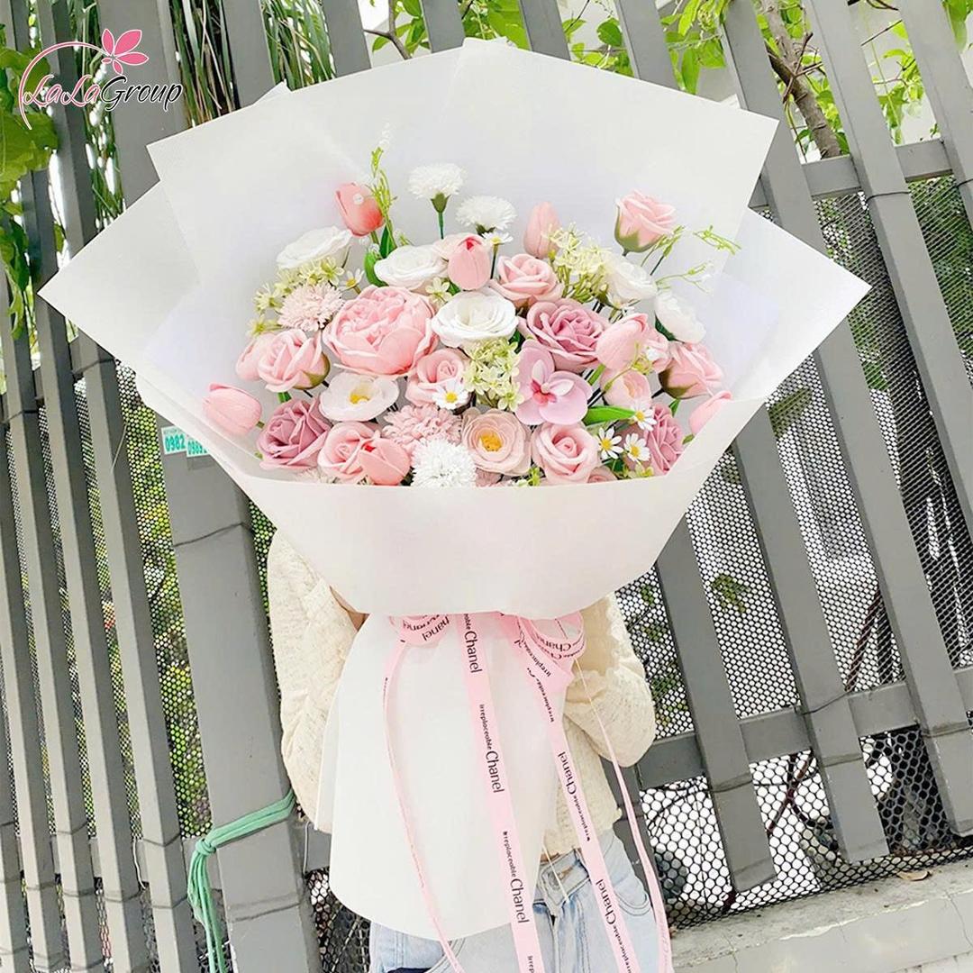 Bó hoa sáp thơm sắc hồng xinh xắn