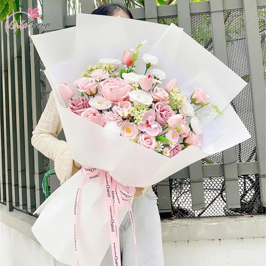 Bó hoa sáp thơm sắc hồng xinh xắn