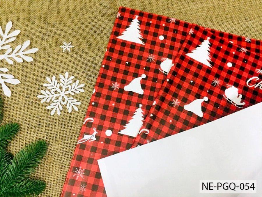 Set 5 Giấy Gói Quà Họa Tiết Cây Thông Chữ Merry Christmas