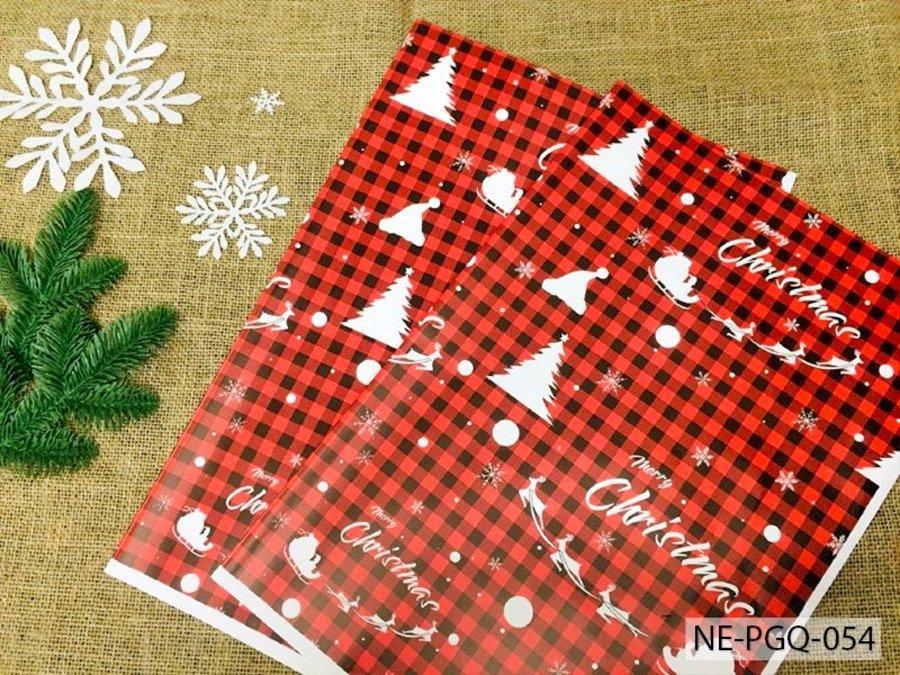 Set 5 Giấy Gói Quà Họa Tiết Cây Thông Chữ Merry Christmas