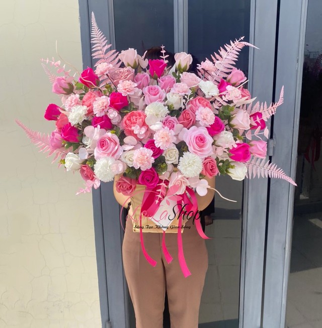 Lẵng hoa sáp thơm để bàn chúc mừng - LOVELY DAY
