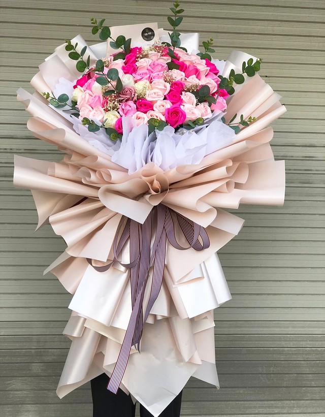Bó hoa sáp thơm sắc màu to