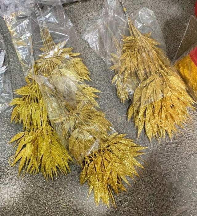 Cành lá 40cm phủ kim tuyến trang trí