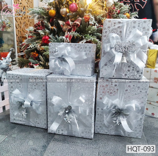 Set 5 Hộp Quà lớn Giáng Sinh Bạc Trang Trí Cây Thông Noel Làm Quà Tặng - Mẫu 093