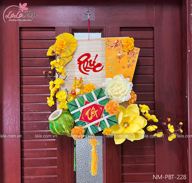 Mành tre 30x40cm bánh chưng lồng đèn hoa mai vàng