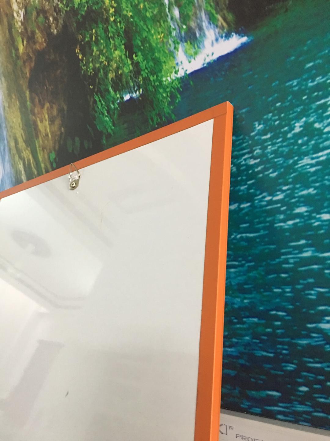 Tranh treo tường Chỉ khác biệt mới có thể tồn tại 40X60