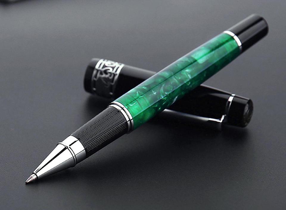 Bút làm quà tặng 20/11 vừa ý nghĩa vừa có giá cả phải chăng