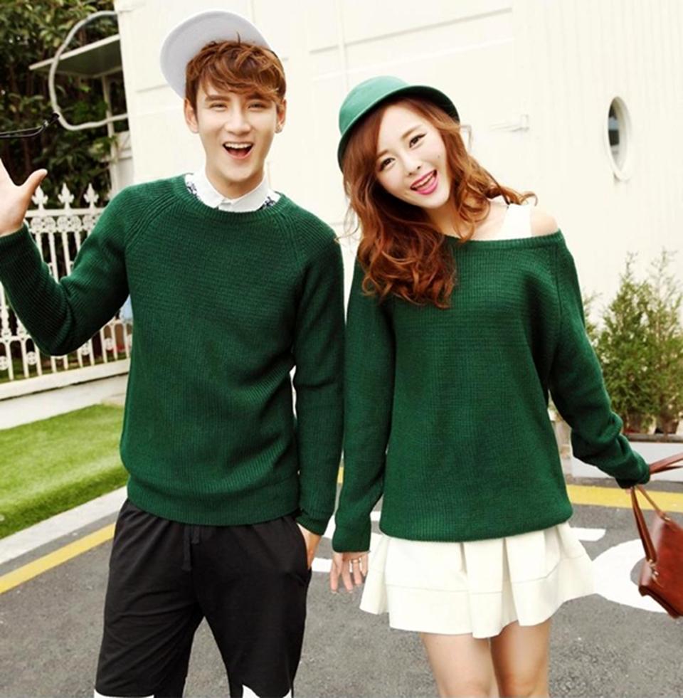 Diện đồ đôi vào đêm Giáng sinh là cách phối đồ cực kỳ ấn tượng