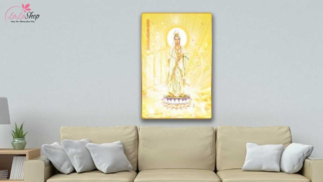 Tranh Quan Âm Bồ Tát sắc vàng