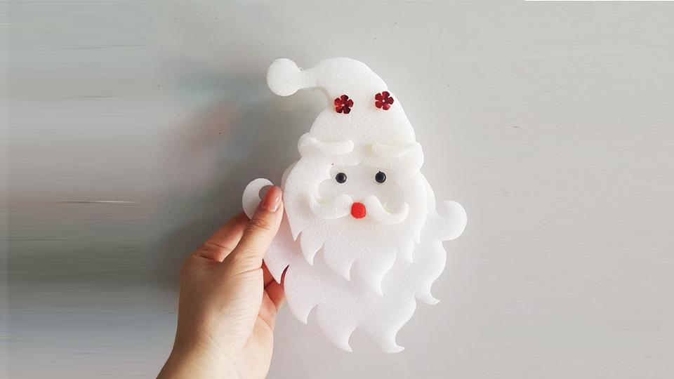 Hình dán ông già Noel với chất liệu tốt, siêu dính nên dán lên cửa kính rất đẹp