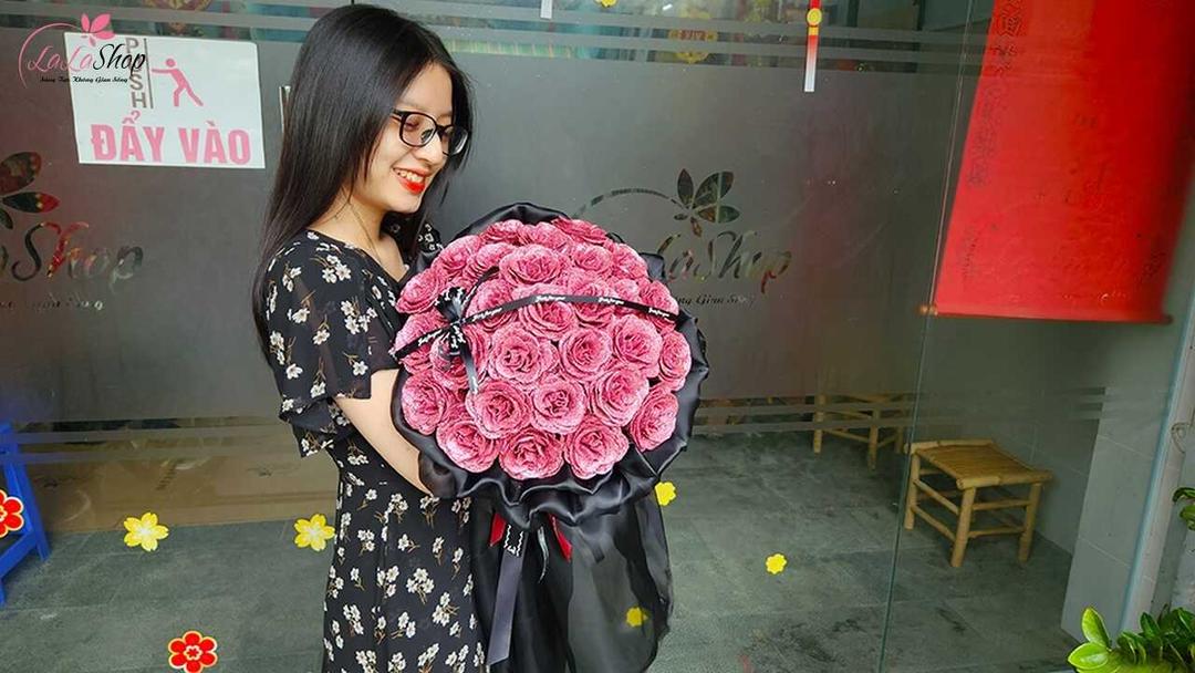 Hoa sáp thơm là món quà ý nghĩa và bền lâu để tặng người thân yêu