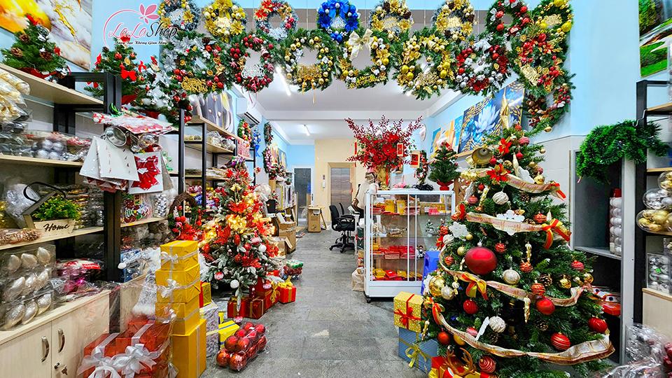 Lala Shop chuyên bán các phụ kiện trang trí noel giá rẻ siêu đẹp uy tín ở TpHCM