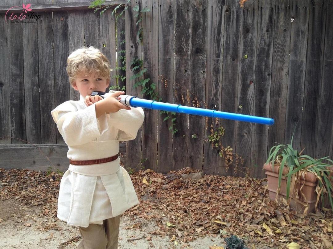 Nếu bé trai mê tít sự phiêu lưu khám phá thì hãy hóa trang giống nhân vật phim Star Wars