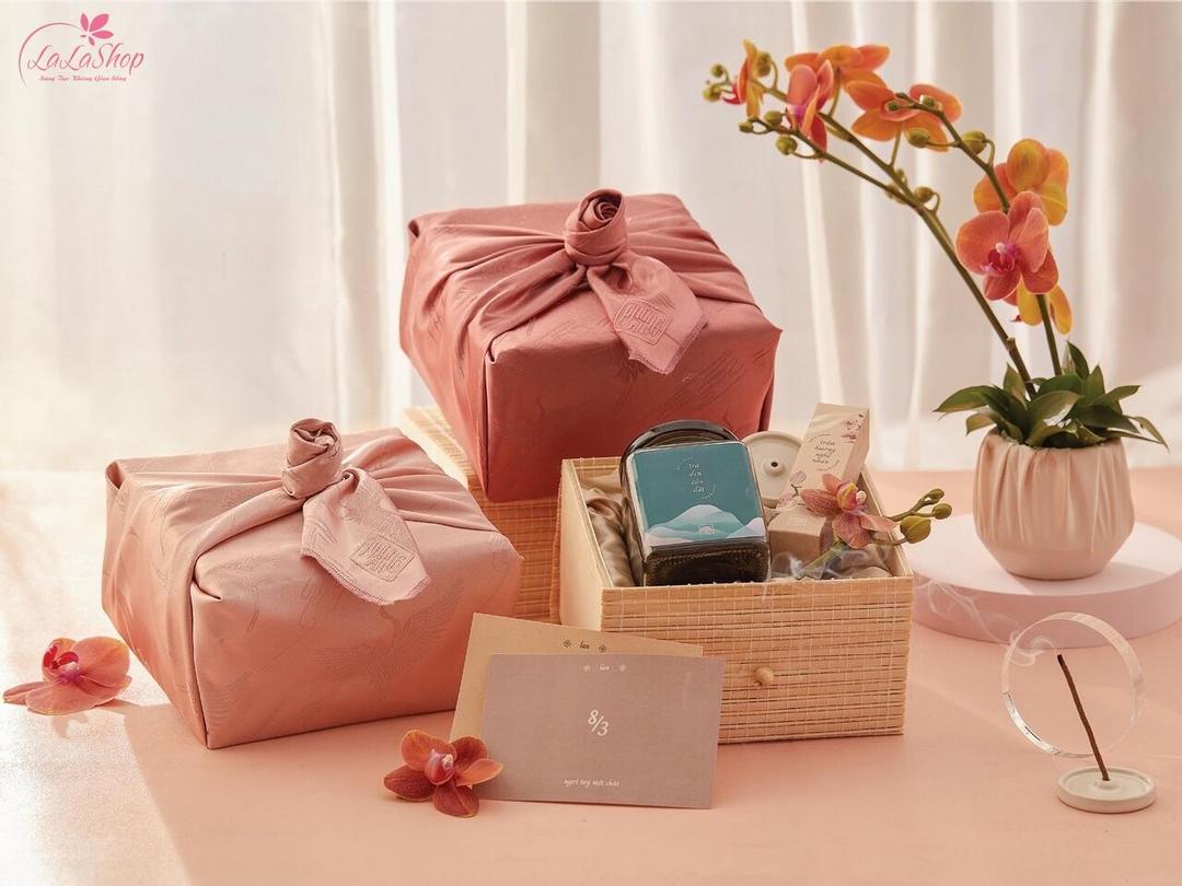 Ấn tượng đầu tiên của một món quà chính là ở thiết kế và cách trình bày