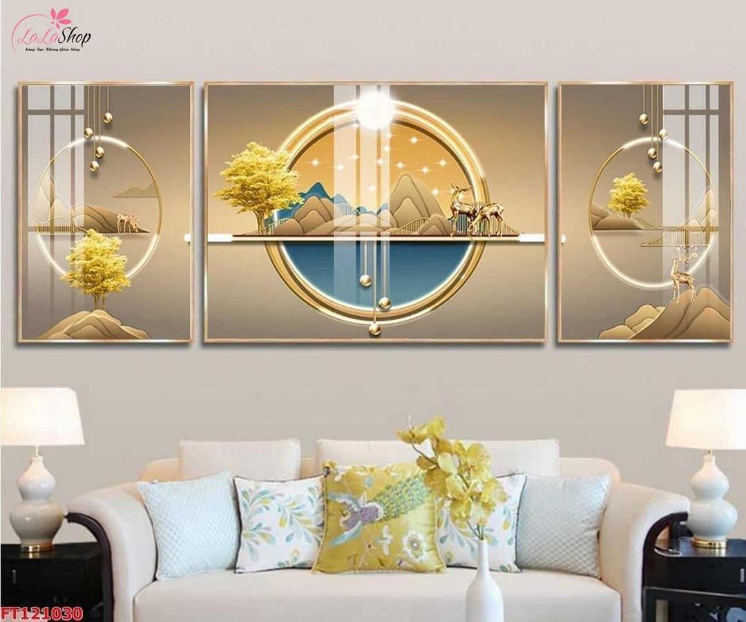 Tranh tráng gương là tranh in như thông thường và được phủ một lớp keo bóng