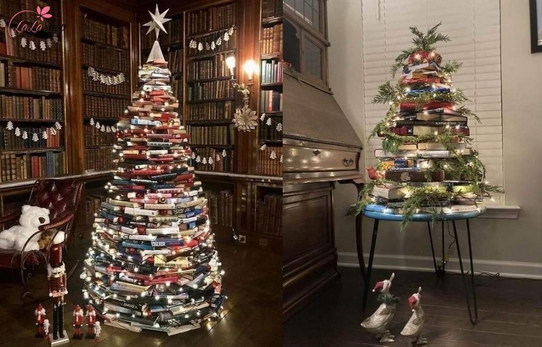 Xếp sách cũ thành cây thông Noel