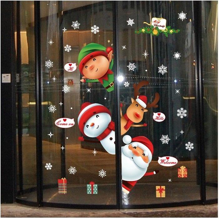 Decal trang trí noel những người bạn giáng sinh bên khung cửa