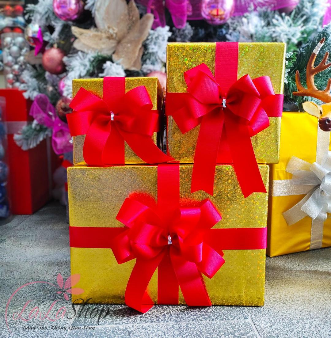 Set 3 hộp quà giáng sinh sắc vàng nơ đỏ trang trí cây thông noel làm quà tặng