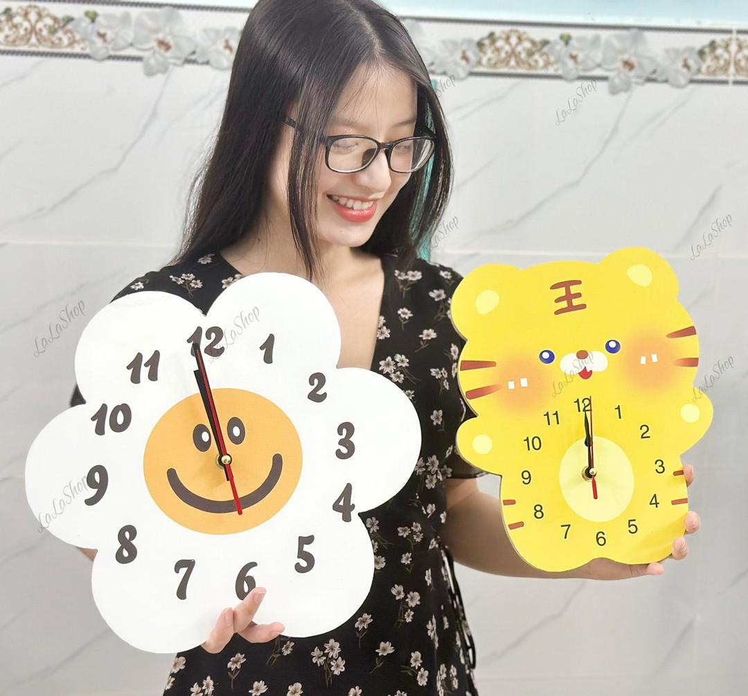 Đồng hồ gỗ treo 12 con giáp tuổi ngọ