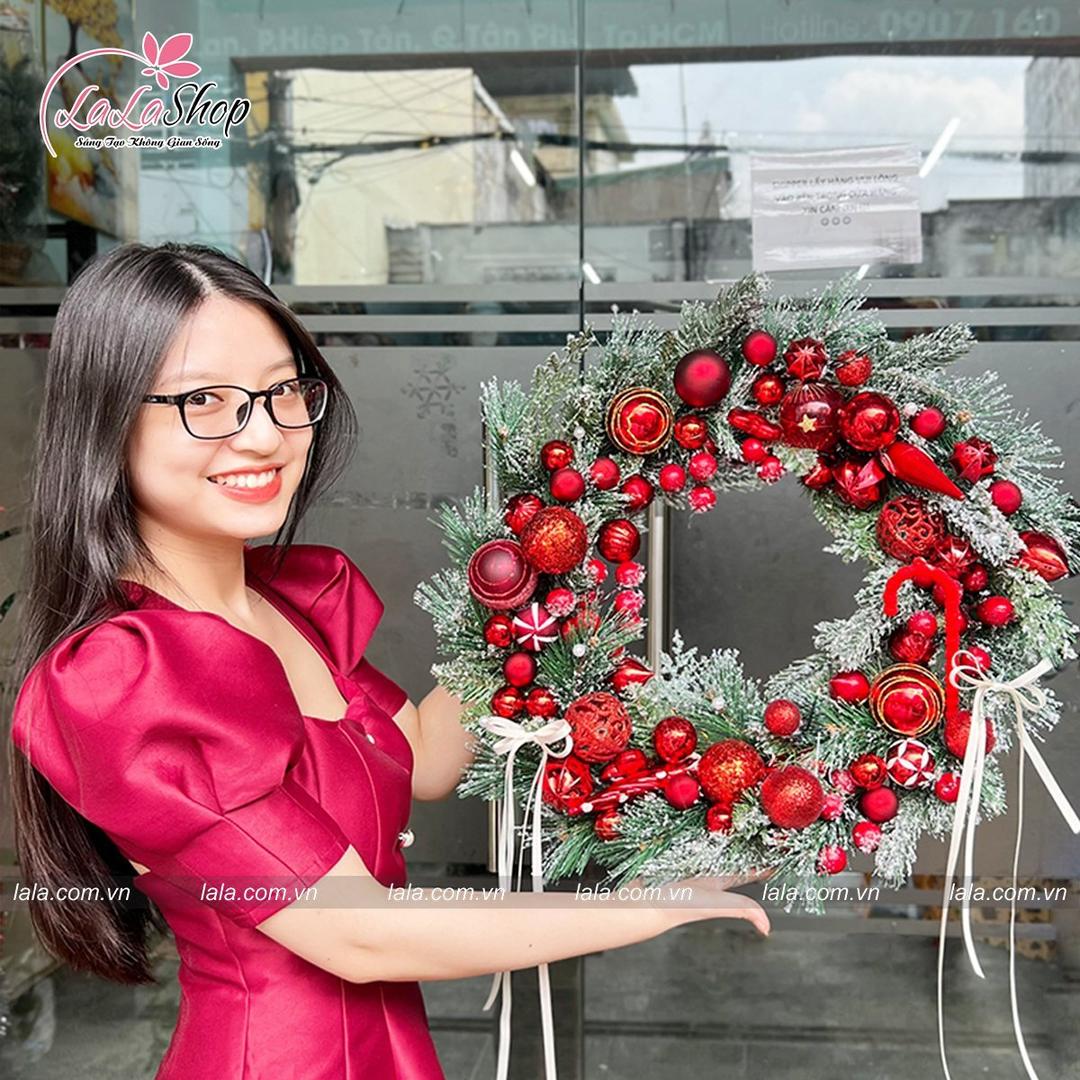Vòng nguyệt quế 65cm treo cửa sắc đỏ cao cấp trang trí giáng sinh mẫu 208