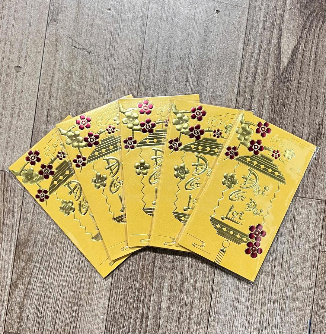 Combo 6 Bao Lì Xì In Nổi 3D Màu Vàng Lồng Đèn Hoa Mai Đại Cát Đại Lợi