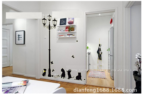 Cột đèn và mèo dạ quang